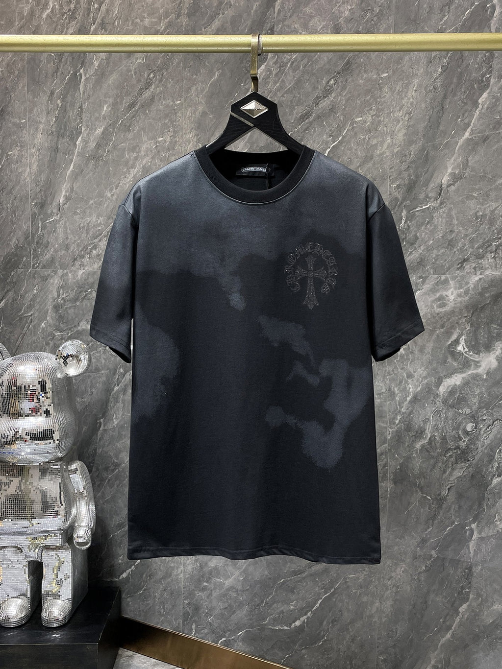 Washed Vintage Cross Tee – Faded Streetwear Graphic