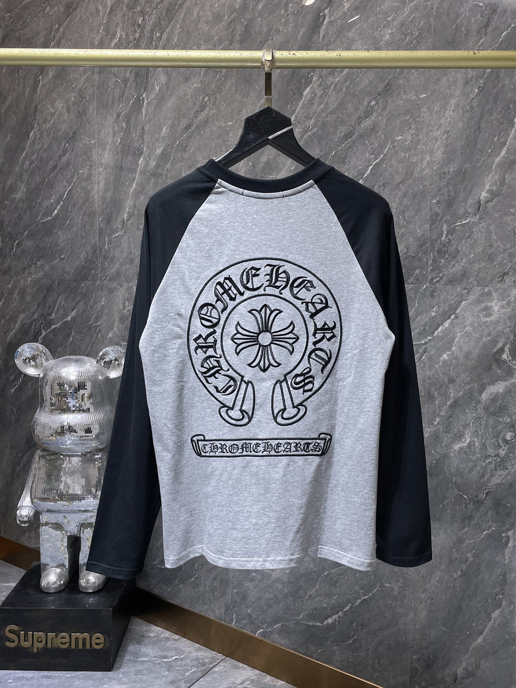 Minimal Cross Tee – Clean Streetwear Silhouette