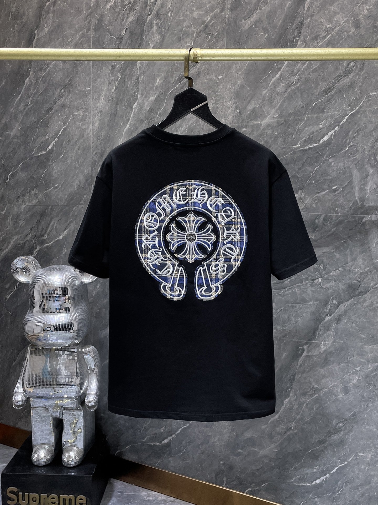Cross Graphic Tee – Streetwear Essential