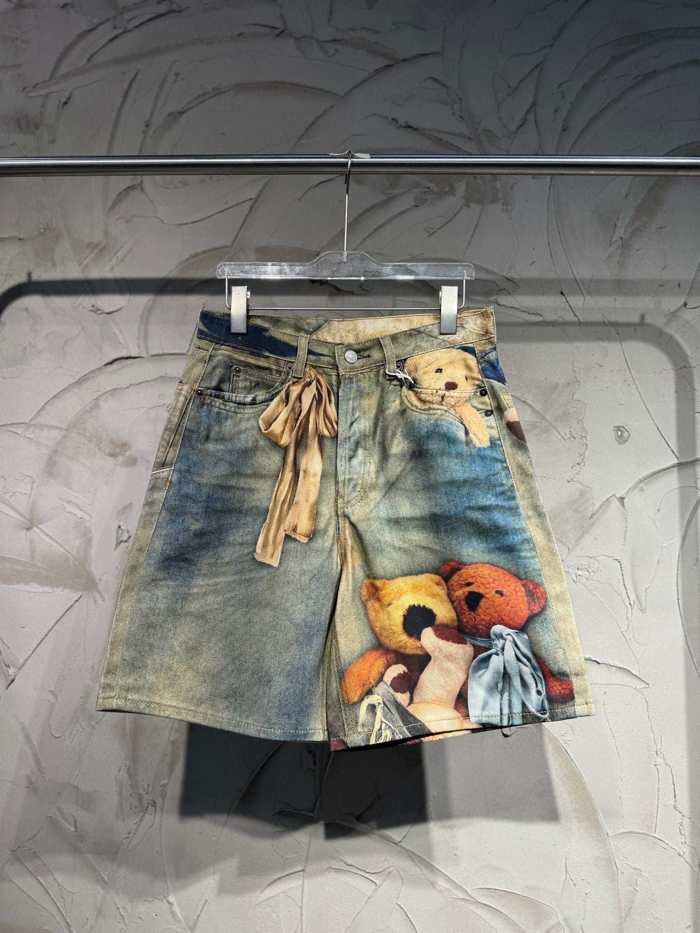 Graphic Structured Indigo Denim Shorts – Structured Wide Fit