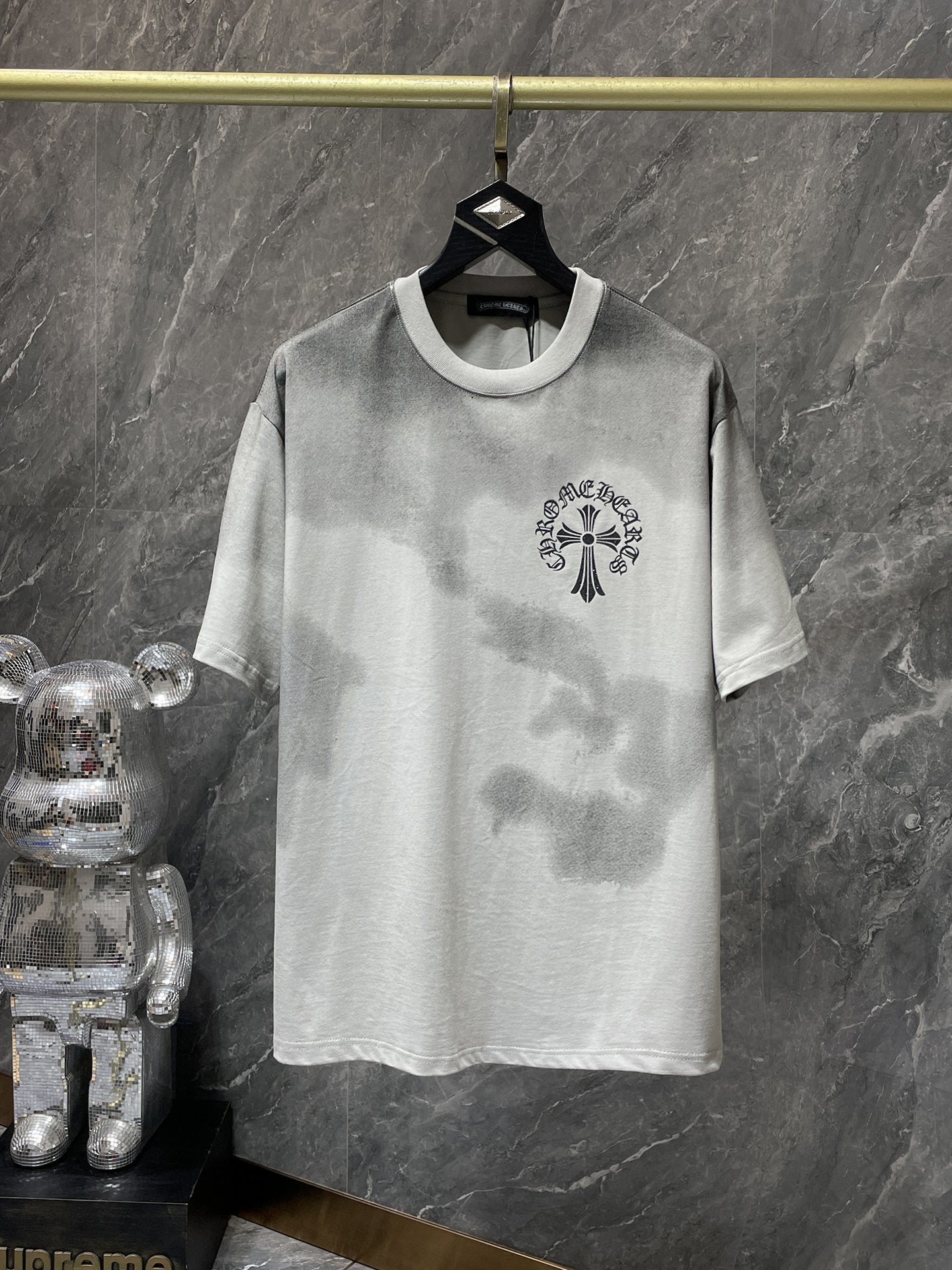 Washed Vintage Cross Tee – Faded Streetwear Graphic