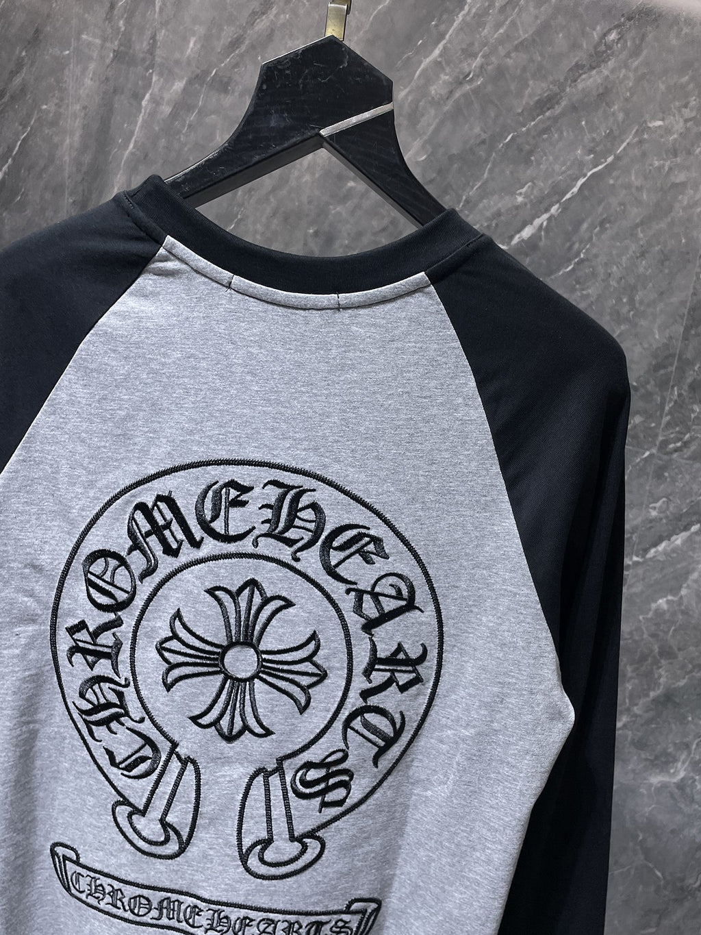 Minimal Cross Tee – Clean Streetwear Silhouette